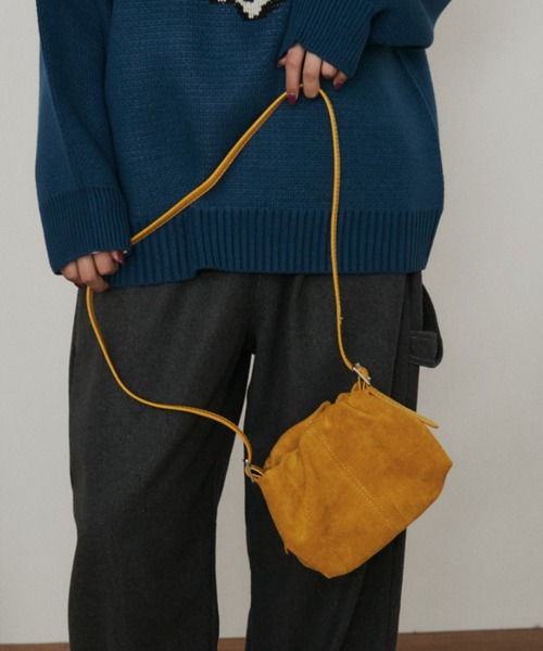 MERLOT（メルロー）の「2wayスウェードミニバッグ（ショルダーバッグ・レディース・ブラウン/イエロー/レッド・FREE）」の10枚目の写真