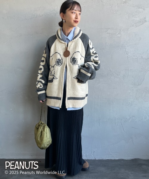 SEQUENZ（シークエンズ）の「[SEQUENZ/シークエンズ] SNOOPY ワイドシルエットカウチンニット（ニット/セーター・レディース・グレー/ネイビー・L/M/XL）」の11枚目の写真