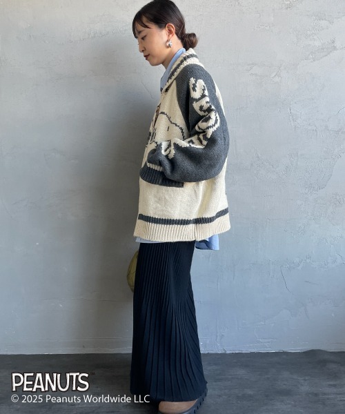SEQUENZ（シークエンズ）の「[SEQUENZ/シークエンズ] SNOOPY ワイドシルエットカウチンニット（ニット/セーター・レディース・グレー/ネイビー・L/M/XL）」の12枚目の写真