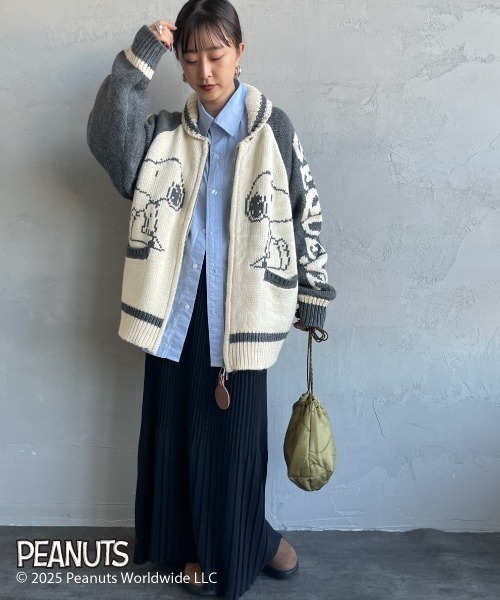 SEQUENZ（シークエンズ）の「[SEQUENZ/シークエンズ] SNOOPY ワイドシルエットカウチンニット（ニット/セーター・レディース・グレー/ネイビー・L/M/XL）」の15枚目の写真