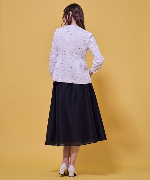TOCCA（トッカ）の「FLOWER HIDE AND SEEK ジレ（ノーカラージャケット・レディース・アイボリー系/ブラック系・4/0）」の8枚目の写真