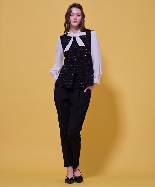 TOCCA（トッカ）の「FLOWER HIDE AND SEEK ジレ（ノーカラージャケット・レディース・アイボリー系/ブラック系・4/0）」の10枚目の写真