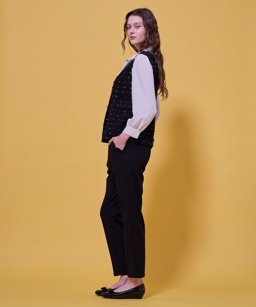TOCCA（トッカ）の「FLOWER HIDE AND SEEK ジレ（ノーカラージャケット・レディース・アイボリー系/ブラック系・4/0）」の11枚目の写真