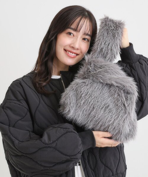 SHOO・LA・RUE（シューラルー）の「ラメ入りファートートバッグ（トートバッグ・レディース・アイボリー/グレー/ベージュ・00）」の2枚目の写真