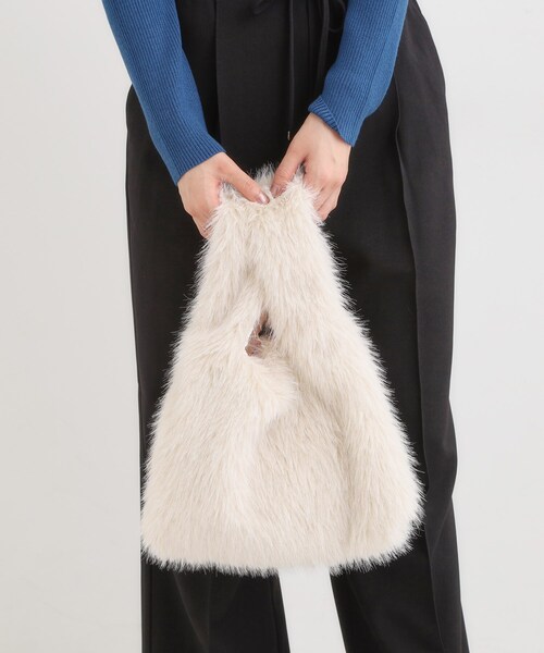 SHOO・LA・RUE（シューラルー）の「ラメ入りファートートバッグ（トートバッグ・レディース・アイボリー/グレー/ベージュ・00）」の4枚目の写真