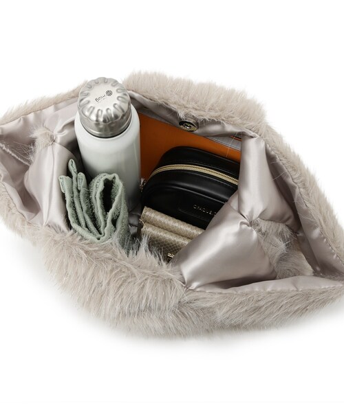 SHOO・LA・RUE（シューラルー）の「ラメ入りファートートバッグ（トートバッグ・レディース・アイボリー/グレー/ベージュ・00）」の19枚目の写真