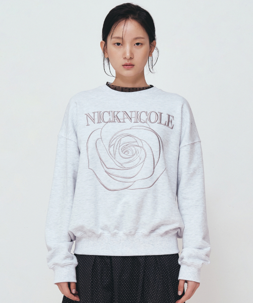 NICK&NICOLE(ニックアンドニコール)の「VOLUME NICOLE ROSE SWEATSHIRT_MELANGE SILVER(スウェット・レディース・その他・FREE)」の2枚目の写真