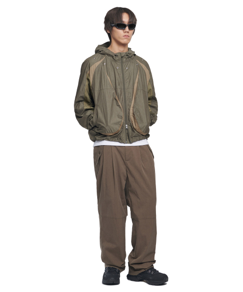 NOMANUAL（NOMANUAL）の「LIGHT SHIELD JACKET - WASHED KHAKI（ナイロンジャケット・レディース・その他・SMALL/MEDIUM/LARGE）」の4枚目の写真