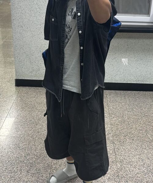 TRILLION(トリリオン)の「ストーンウォッシングオーバーフィットデニム半袖シャツ(DEEP GRAY)(シャツ/ブラウス・レディース・その他・MEDIUM/LARGE/X-LARGE)」の11枚目の写真