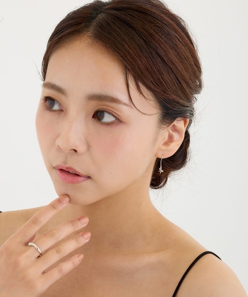 CALIN STANDARD(カリンスタンダード)の「◆金属アレルギー対応◆◆made in japan◆リボン フックピアス(ピアス(両耳用)・レディース・ゴールド/ピンクゴールド/シルバー・FREE)」の5枚目の写真