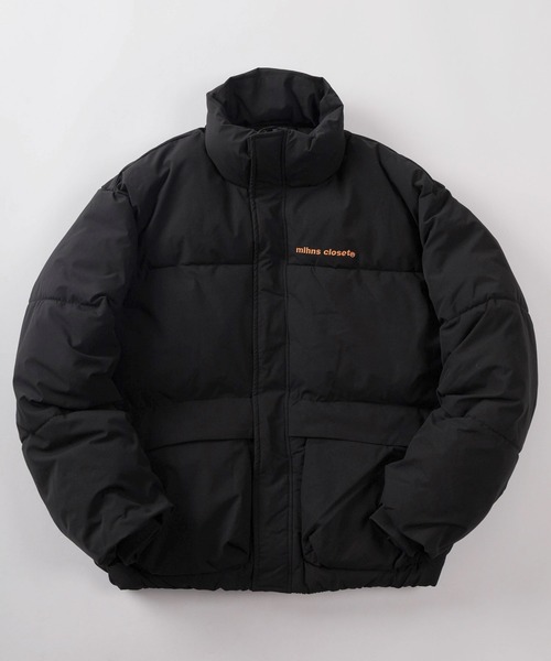 mihns closet(ミンズクローゼット)の「【76】【mihns closet/ミンズクローゼット】 スタンドネック ボリューム ユーティリティポケット ブルゾン/パデットブルゾン/無地/チェック/ワンポイントロゴ(ダウンジャケット/コート・メンズ・ブラック/ブラック系その他/ダークグリーン・M/L/XL)」の1枚目の写真