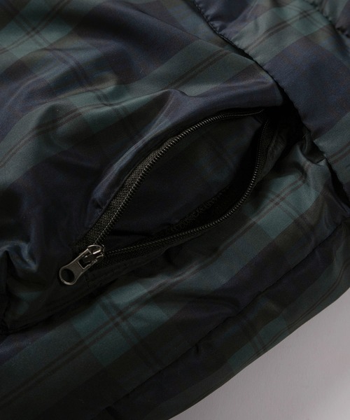 mihns closet(ミンズクローゼット)の「【76】【mihns closet/ミンズクローゼット】 スタンドネック ボリューム ユーティリティポケット ブルゾン/パデットブルゾン/無地/チェック/ワンポイントロゴ(ダウンジャケット/コート・メンズ・ブラック/ブラック系その他/ダークグリーン・M/L/XL)」の7枚目の写真