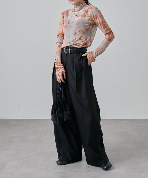 Lui's（ルイス）の「袖ギャザーマーブルシアートップス（Tシャツ/カットソー・レディース・ブラック/ブラウン・FREE）」の3枚目の写真