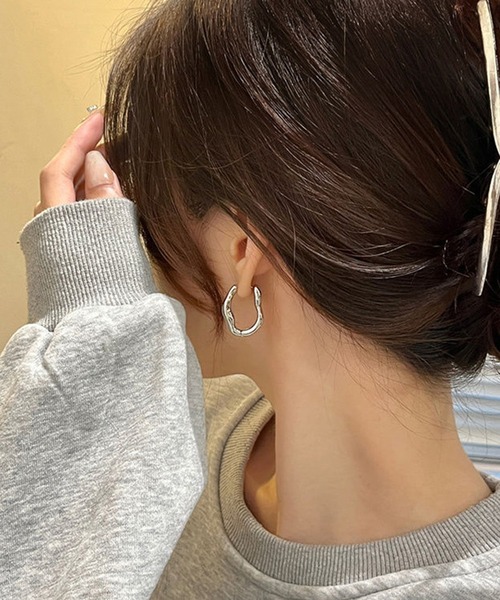 blackdia ocean(ブラックダイヤオーシャン)の「blackdia ocean オーバル ニュアンス フープピアス(ピアス(両耳用)・レディース・シルバー/ゴールド・FREE)」の8枚目の写真