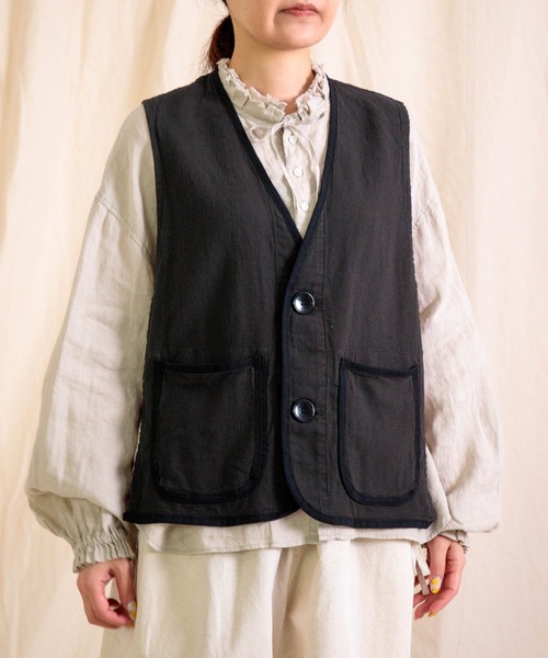 Brocante（ブロカント）の「[Brocante / ブロカント] コットンパナマ パスポワレジレ（ベスト・レディース・ブラック/モカ・2）」の2枚目の写真