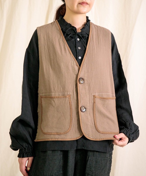 Brocante（ブロカント）の「[Brocante / ブロカント] コットンパナマ パスポワレジレ（ベスト・レディース・ブラック/モカ・2）」の3枚目の写真