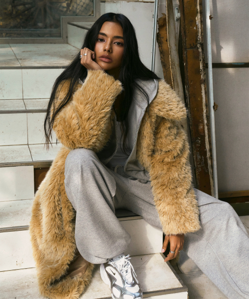 ERER(エルエル)の「Fur Long Coat Beige(ムートンコート・レディース・その他・F)」の2枚目の写真