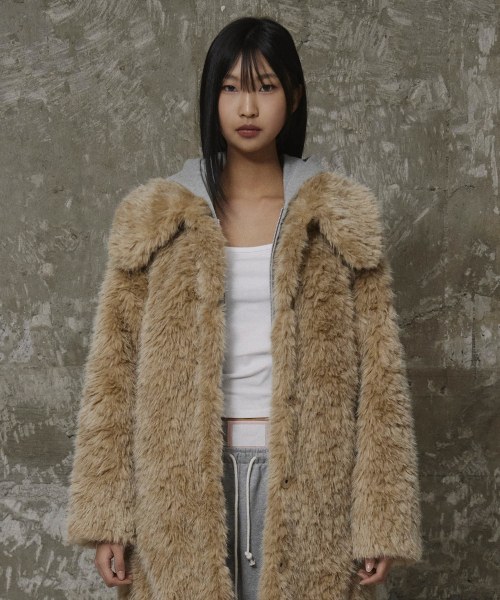 ERER(エルエル)の「Fur Long Coat Beige(ムートンコート・レディース・その他・F)」の3枚目の写真