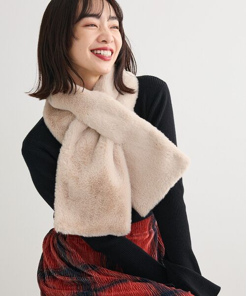 Green　Parks（グリーンパークス）の「フェイクファーティペット（マフラー・レディース・ベージュ/チャコールグレー/アイボリー・FREE）」の3枚目の写真