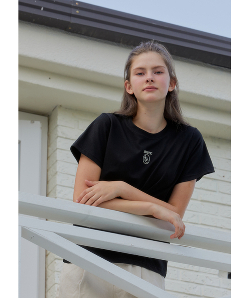 ANOETIC(アノエティック)の「ANC EMBROIDERY LOGO TEE_BLACK(Tシャツ/カットソー・レディース・ブラック・FREE)」の1枚目の写真