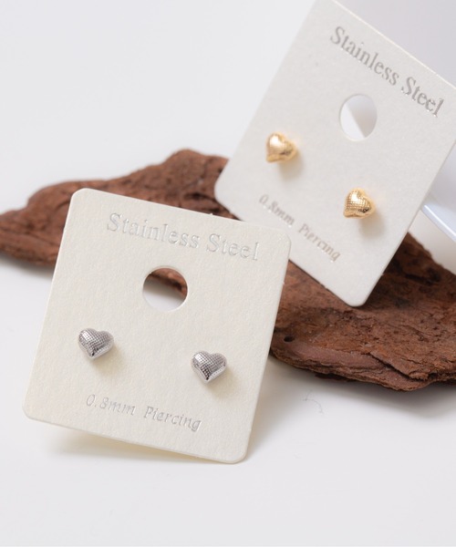 TONE SELECT GOODS(トーンセレクトグッズ)の「【Peony/ピオニー】/ステンレスポスト ミニハートピアス(ピアス(両耳用)・レディース・シルバー/ゴールド・FREE)」の2枚目の写真