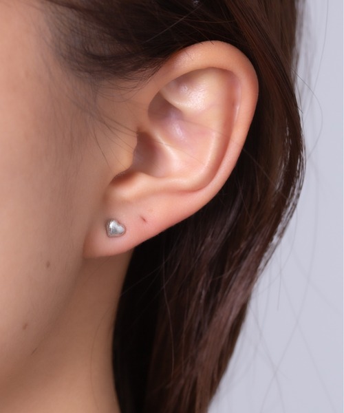 TONE SELECT GOODS(トーンセレクトグッズ)の「【Peony/ピオニー】/ステンレスポスト ミニハートピアス(ピアス(両耳用)・レディース・シルバー/ゴールド・FREE)」の5枚目の写真