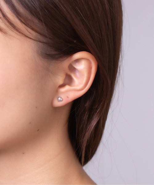 TONE SELECT GOODS(トーンセレクトグッズ)の「【Peony/ピオニー】/ステンレスポスト ミニハートピアス(ピアス(両耳用)・レディース・シルバー/ゴールド・FREE)」の6枚目の写真