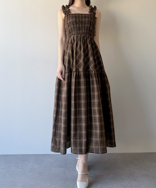 mipiarl(ミピアール)の「チェック柄フリルショルダーワンピース(ワンピース・レディース・ブラウン/ネイビー/ブラック・LARGE/MEDIUM/SMALL)」の7枚目の写真