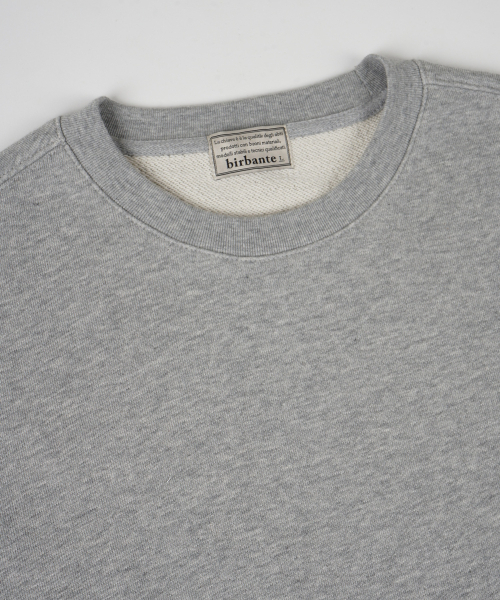 BIRBANTE(ビルバンテ)の「シグニチャークルネック スウェット - メランジ(スウェット・メンズ・グレー・X-LARGE/SMALL/MEDIUM/LARGE)」の4枚目の写真