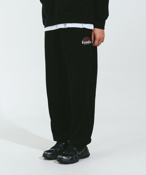 KENDA（ケンダ）の「VINYLS SWEATPANTS (BLACK)（スウェットパンツ・レディース・ブラック・SMALL/MEDIUM/LARGE）」の2枚目の写真