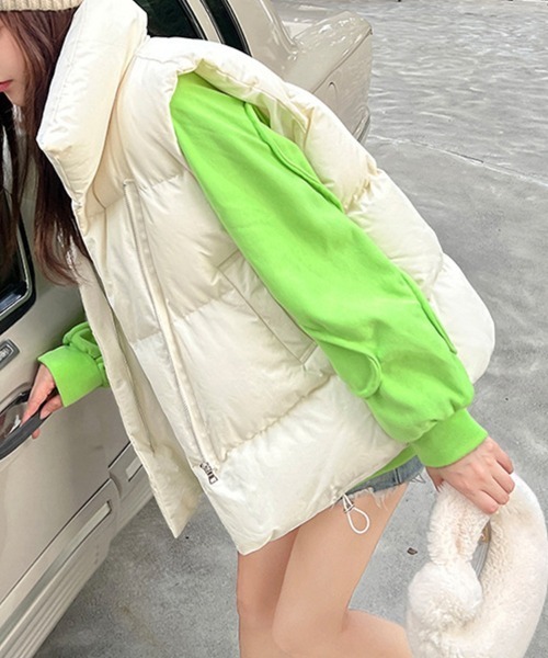 Flugge（フラッジー）の「中綿ボリュームダウンベスト（ダウンベスト・レディース・アイボリー/ブラック・MEDIUM/LARGE）」の5枚目の写真