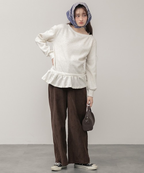 HEILIS（ヘイリス）の「オフショルダーペプラムスウェット / ブラック グレー アイボリー オートミール 杢 ガーリー カジュアル シンプル トレンド オフショルダー フリル ペプラム リボン 変形 春服 秋服 冬服 トップス 長袖 スウェット スエット クリスマス デート 忘年会（スウェット・レディース・グレー/ブラック/アイボリー・FREE）」の9枚目の写真