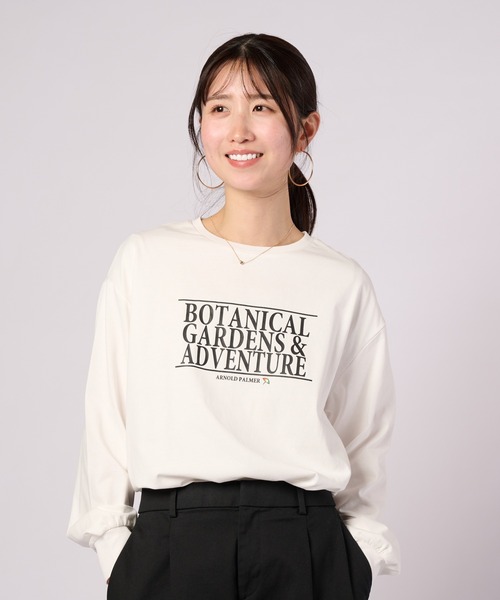 Arnold Palmer(アーノルドパーマー)の「ロゴグラフィック ロングスリーブTシャツ(Tシャツ/カットソー・レディース・ベージュ/ホワイト/チャコールグレー・L/M/S)」の1枚目の写真