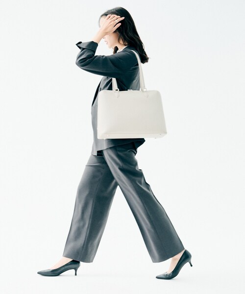 UNTITLED（アンタイトル）の「【PC・A4サイズ書類対応】ベーシックトート（トートバッグ・レディース・ライトグレー系4/ブラック系4・99）」の16枚目の写真