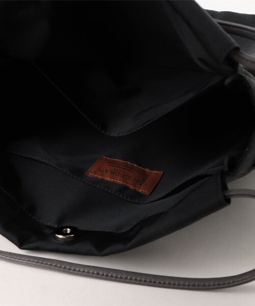 CLEDRAN(クレドラン)の「【本革×ナイロン】CL3933 LIMO GATHER POCKET BAG(トートバッグ・レディース・チャコールグレー/ブラック/グレイッシュベージュ・FREE)」の17枚目の写真