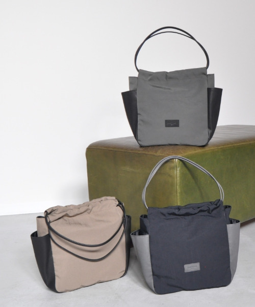 CLEDRAN(クレドラン)の「【本革×ナイロン】CL3933 LIMO GATHER POCKET BAG(トートバッグ・レディース・チャコールグレー/ブラック/グレイッシュベージュ・FREE)」の1枚目の写真