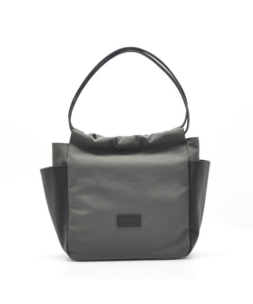 CLEDRAN(クレドラン)の「【本革×ナイロン】CL3933 LIMO GATHER POCKET BAG(トートバッグ・レディース・チャコールグレー/ブラック/グレイッシュベージュ・FREE)」の4枚目の写真
