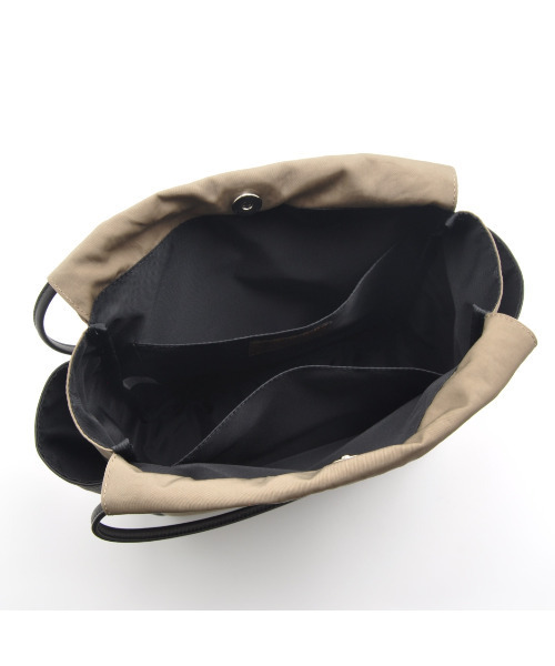 CLEDRAN(クレドラン)の「【本革×ナイロン】CL3933 LIMO GATHER POCKET BAG(トートバッグ・レディース・チャコールグレー/ブラック/グレイッシュベージュ・FREE)」の8枚目の写真
