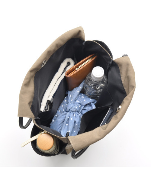 CLEDRAN(クレドラン)の「【本革×ナイロン】CL3933 LIMO GATHER POCKET BAG(トートバッグ・レディース・チャコールグレー/ブラック/グレイッシュベージュ・FREE)」の10枚目の写真