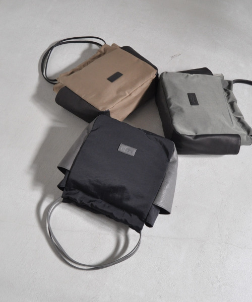CLEDRAN(クレドラン)の「【本革×ナイロン】CL3933 LIMO GATHER POCKET BAG(トートバッグ・レディース・チャコールグレー/ブラック/グレイッシュベージュ・FREE)」の14枚目の写真