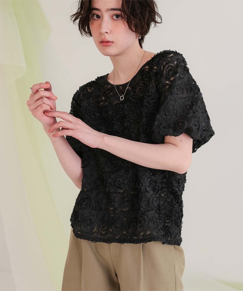 titivate(ティティベイト)の「フラワーチュールトップス(Tシャツ/カットソー・レディース・ライトベージュ/ブラック/オフホワイト・FREE)」の2枚目の写真