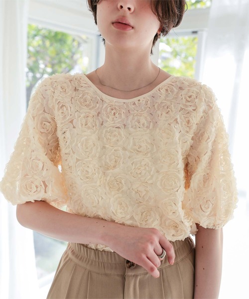 titivate(ティティベイト)の「フラワーチュールトップス(Tシャツ/カットソー・レディース・ライトベージュ/ブラック/オフホワイト・FREE)」の20枚目の写真