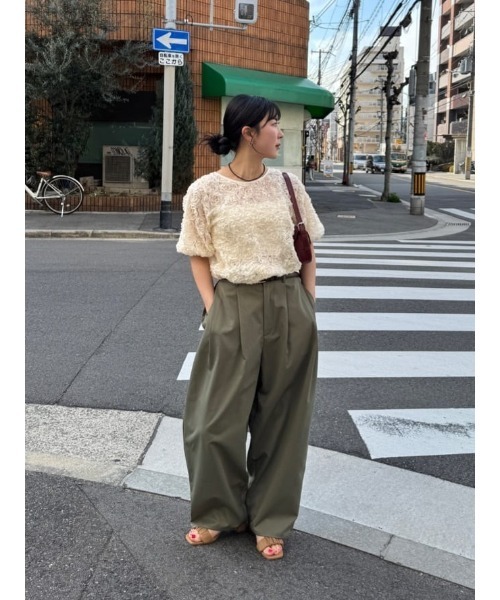 titivate(ティティベイト)の「フラワーチュールトップス(Tシャツ/カットソー・レディース・ライトベージュ/ブラック/オフホワイト・FREE)」の4枚目の写真