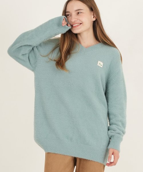 THE-ABON(エイボン)の「モヘアオーバーサイズVネックニットクリーム(ニット/セーター・レディース・その他・FREE)」の2枚目の写真