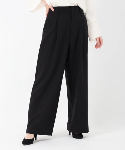 STRAWBERRY-FIELDS(ストロベリーフィールズ)の「パウダーツイル_タックストレートパンツ(スラックス・レディース・ベージュ/ネイビー/ブラック・1/2)」の5枚目の写真