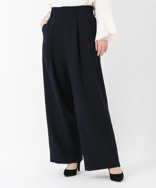 STRAWBERRY-FIELDS(ストロベリーフィールズ)の「パウダーツイル_タックストレートパンツ(スラックス・レディース・ベージュ/ネイビー/ブラック・1/2)」の4枚目の写真