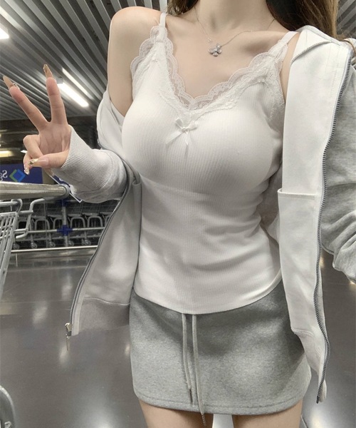 Lace Ladies(レースレディース)の「リボン付き Vネック 配レース カップ付き キャミソール(キャミソール・レディース・ホワイト/ブラック/アイボリー・M/XL)」の6枚目の写真