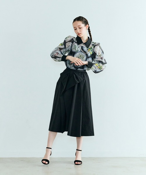 Audie a Muses（オーディアミューズ）の「リボン風ディテールスカート（スカート・レディース・ベージュ/ブラック・36/38/42）」の2枚目の写真