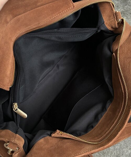 DouDou（ドゥドゥ）の「【WEB限定】スエードベルト付バッグ（ショルダーバッグ・レディース・キャメル・FREE）」の4枚目の写真