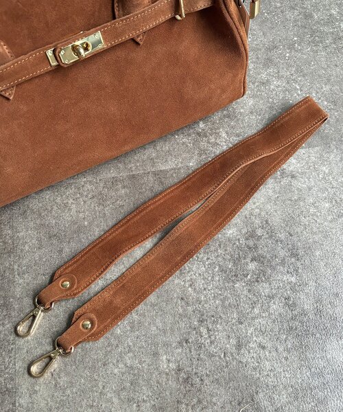 DouDou（ドゥドゥ）の「【WEB限定】スエードベルト付バッグ（ショルダーバッグ・レディース・キャメル・FREE）」の8枚目の写真